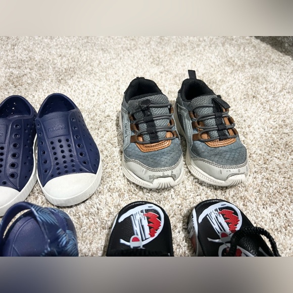 Bundle of 6 toddler (Size 7) shoes - Picture 5 of 5